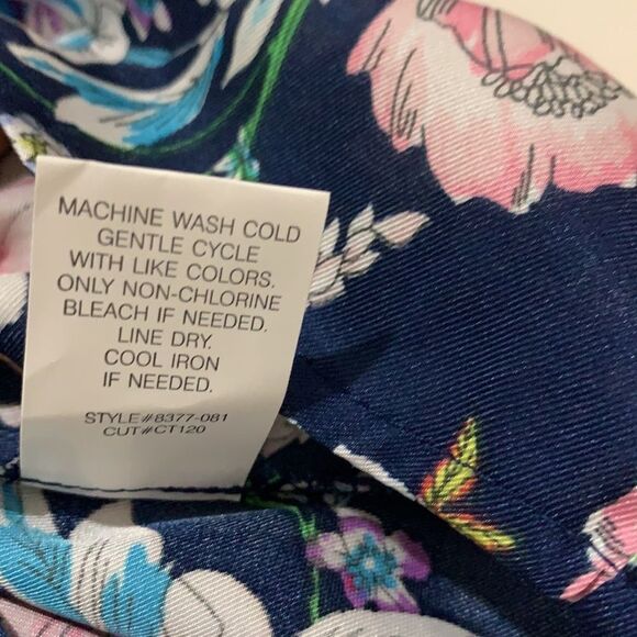 Closetrix Floral printed Blouse NWT - Picture 4 of 6